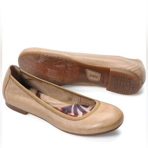 Born Women's Beige Flats
